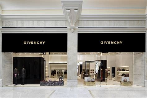 Shops with GIVENCHY in Amsterdam title